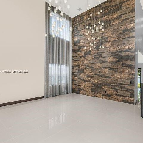 8981 NW 154th Ter 8981, Miami Lakes, FL 33018