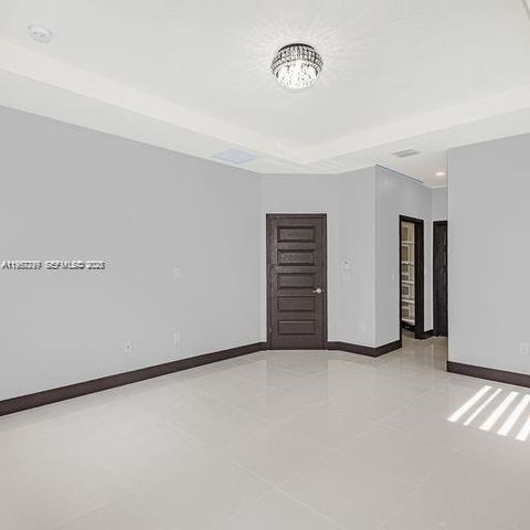 8981 NW 154th Ter 8981, Miami Lakes, FL 33018