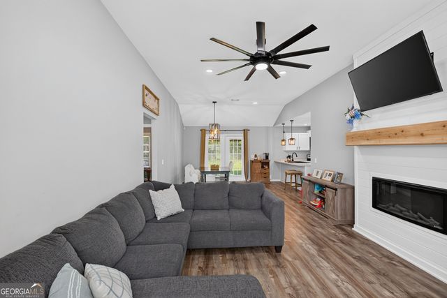 251 Cutter Gap SE, Ludowici, GA 31316