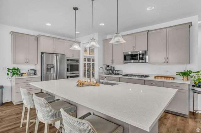 2454 W JACKSON ST, Mapleton, UT 84664
