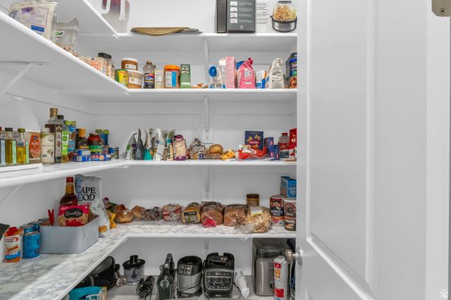2454 W JACKSON ST, Mapleton, UT 84664
