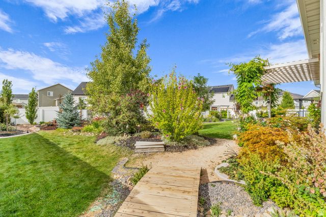2454 W JACKSON ST, Mapleton, UT 84664