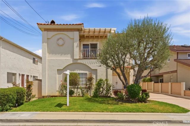2217 Clark Lane, Redondo Beach, CA 90278