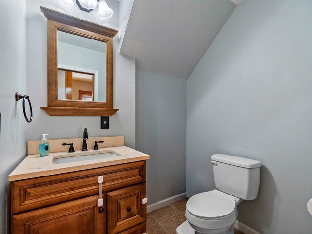 210 11th Ave, Huntington, WV 25701