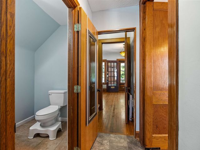 210 11th Ave, Huntington, WV 25701