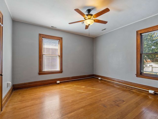 210 11th Ave, Huntington, WV 25701