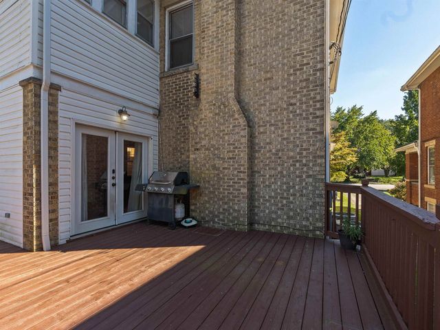 210 11th Ave, Huntington, WV 25701