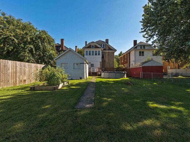 210 11th Ave, Huntington, WV 25701