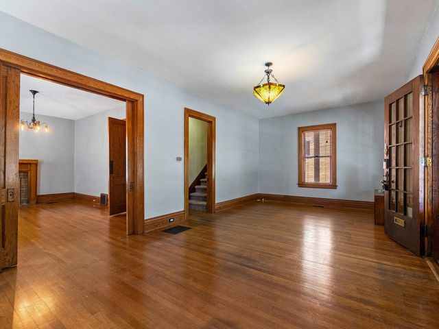 210 11th Ave, Huntington, WV 25701