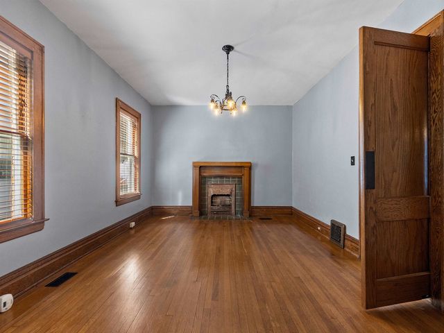 210 11th Ave, Huntington, WV 25701