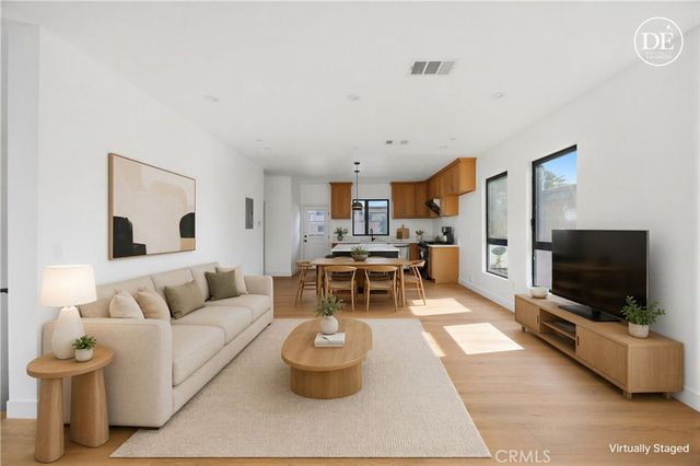 10158 Regent, Palms, CA 90034