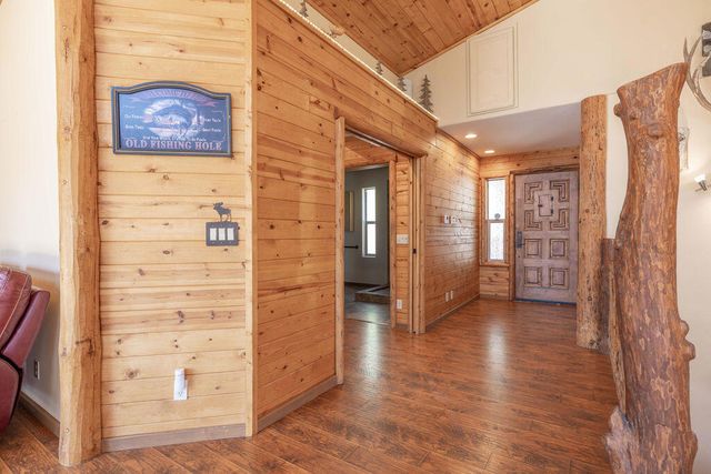 385 Sunrise Way, Big Bear, CA 92315