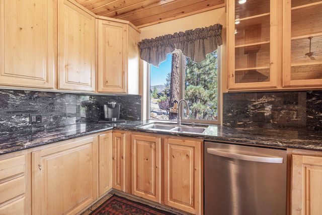 385 Sunrise Way, Big Bear, CA 92315