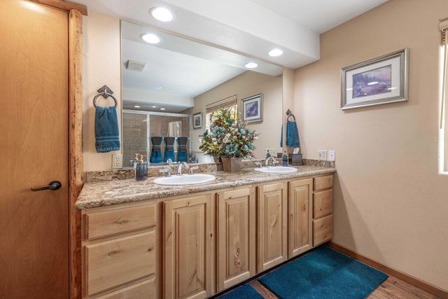 385 Sunrise Way, Big Bear, CA 92315