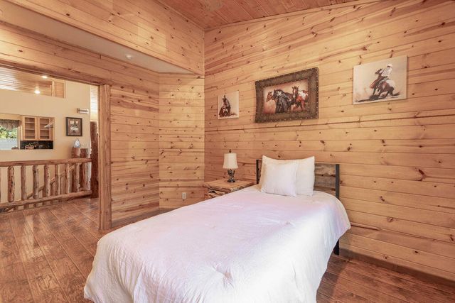 385 Sunrise Way, Big Bear, CA 92315