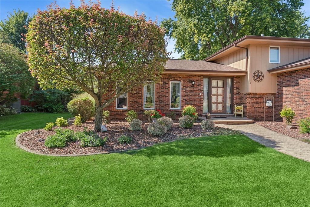1111 Rushwood Avenue, Shorewood, IL 60404 — photo 2