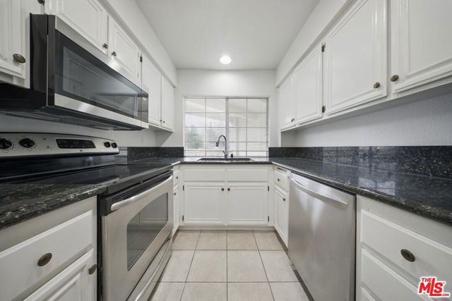 5744 Oak Bend Lane 306, Oak Park, CA 91377