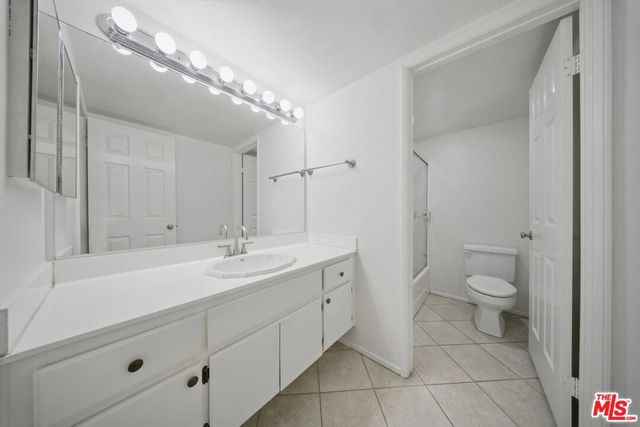 5744 Oak Bend Lane 306, Oak Park, CA 91377