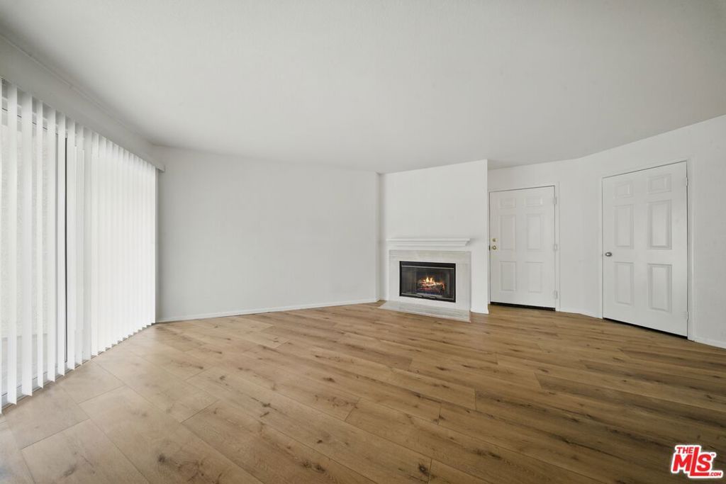 5744 Oak Bend Lane 306, Oak Park, CA 91377