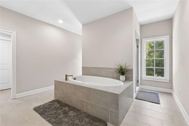 1060 Kent Court, Milton, GA 30004