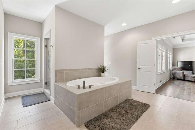 1060 Kent Court, Milton, GA 30004