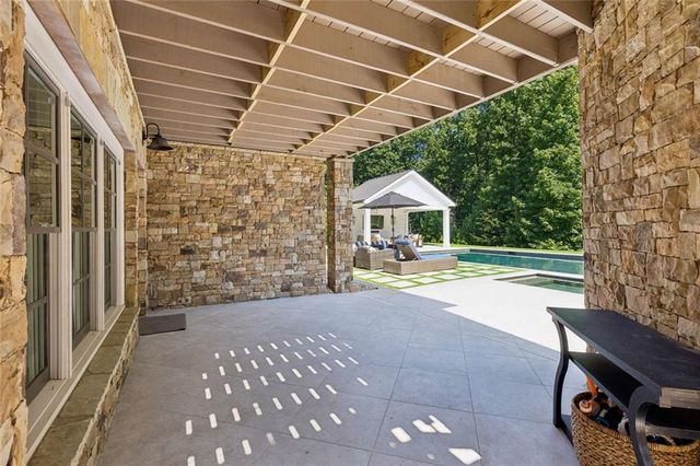 1060 Kent Court, Milton, GA 30004