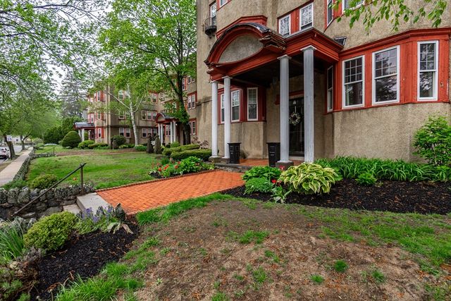 569 Franklin St 6, Melrose, MA 02176