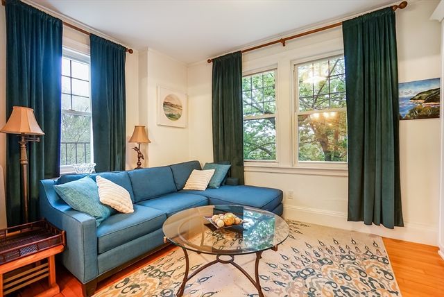 569 Franklin St 6, Melrose, MA 02176