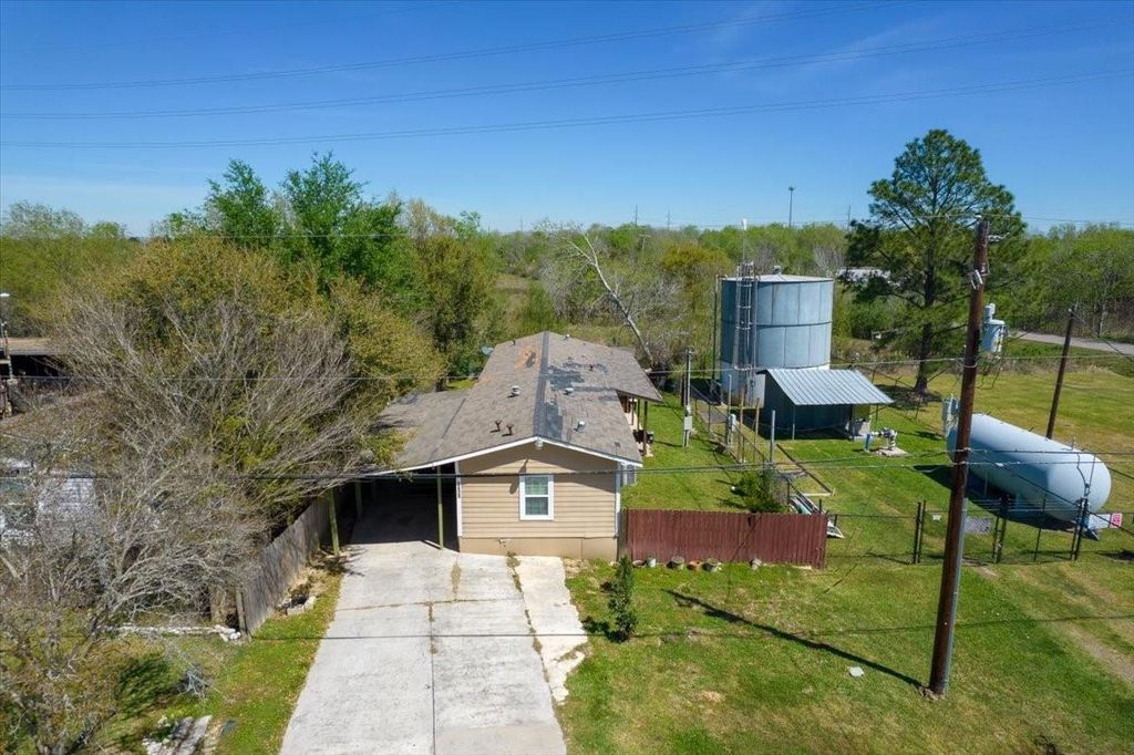 3629 County Road 870, Alvin, TX 77511