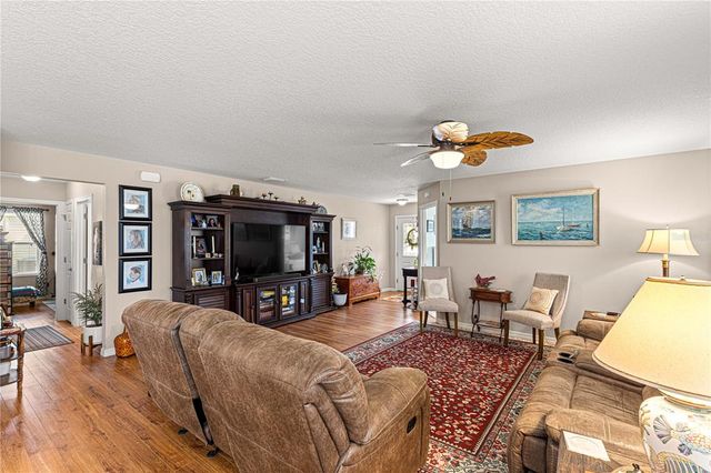 2439 HOPESPRING LOOP, The Villages, FL 32162