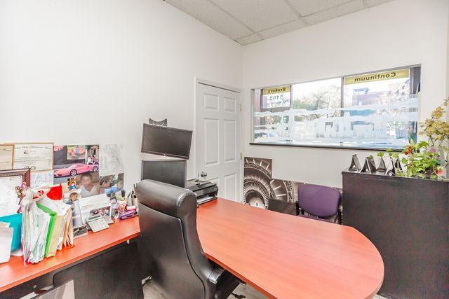 1103 N Western Avenue, Chicago, IL 60622