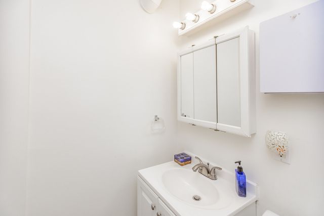 1103 N Western Avenue, Chicago, IL 60622