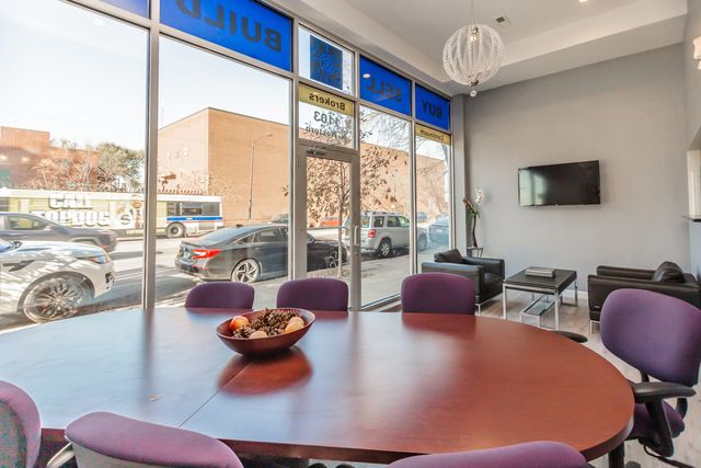 1103 N Western Avenue, Chicago, IL 60622