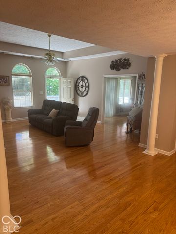 7662 Briarstone Lane, Indianapolis, IN 46227