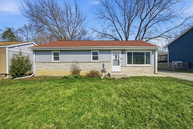 349 Woodland Drive, Grayslake, IL 60030