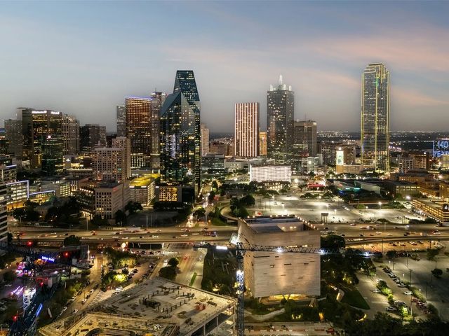 2430 Victory Park Lane 2509, Dallas, TX 75219