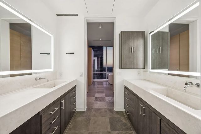 2430 Victory Park Lane 2509, Dallas, TX 75219