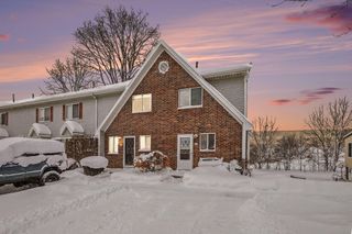 82 Carriage Lane Sw, Byron Twp, MI 49548
