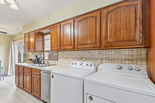 1913 Cron St, Augusta, KS 67010