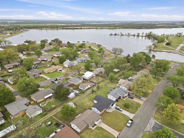 1913 Cron St, Augusta, KS 67010