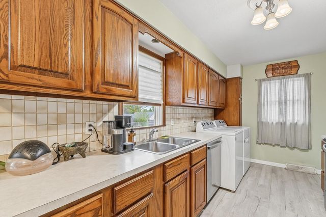 1913 Cron St, Augusta, KS 67010