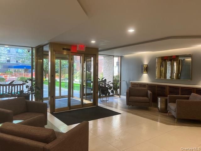 120 E Hartsdale Avenue 1R, Hartsdale, NY 10530