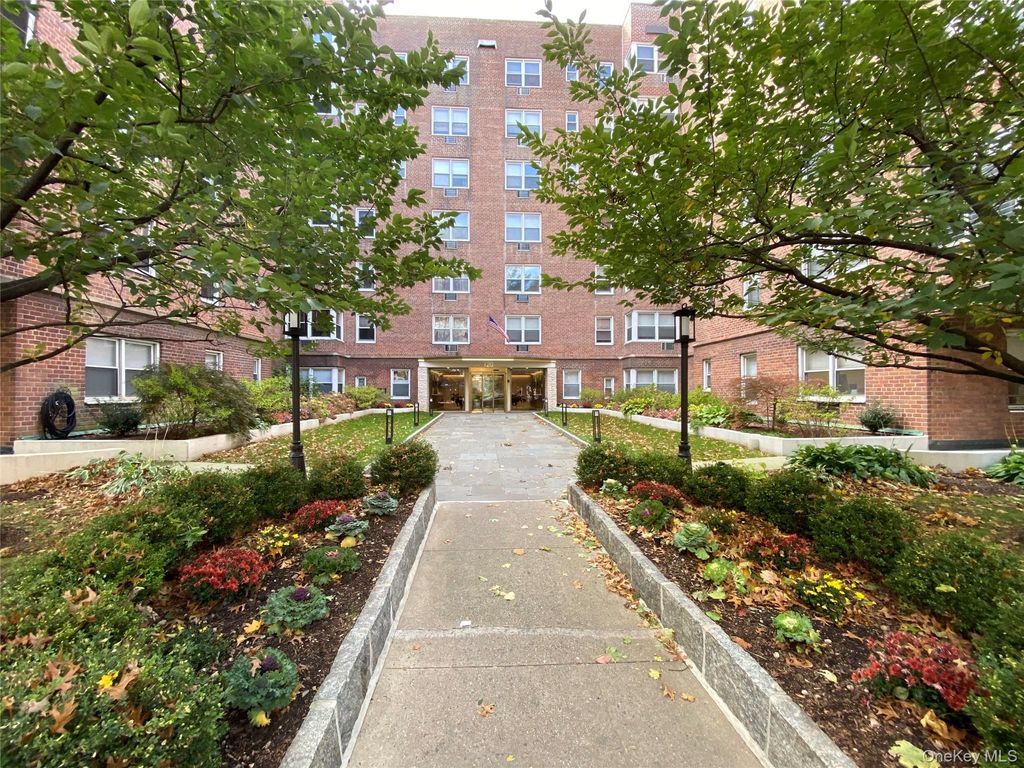 120 E Hartsdale Avenue 1R, Hartsdale, NY 10530