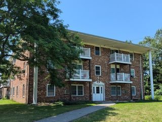 16 Woodman Way 8, Newburyport, MA 01950