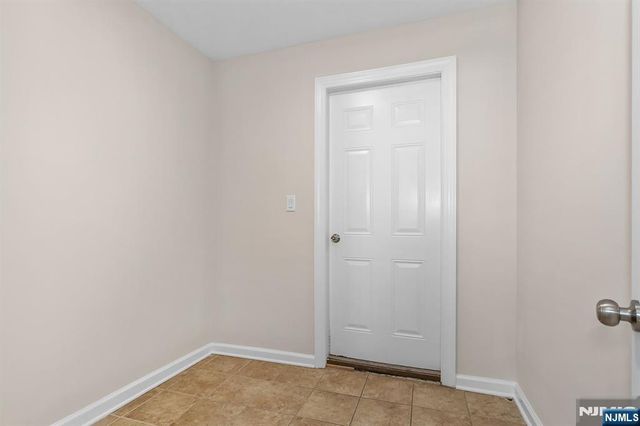 129 Main Street 3, Bloomingdale, NJ 07403