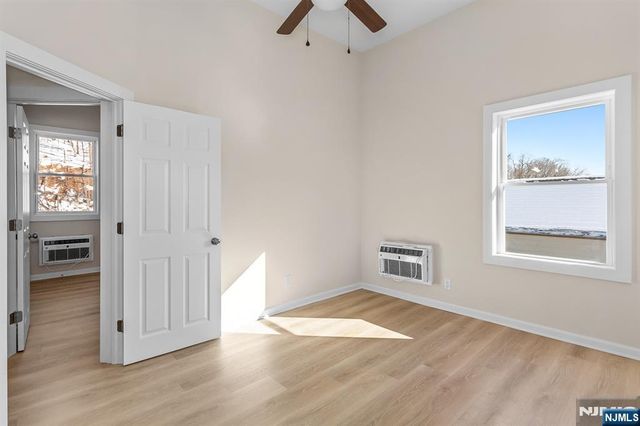 129 Main Street 3, Bloomingdale, NJ 07403