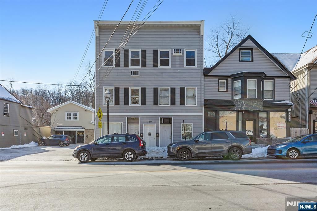 129 Main Street 3, Bloomingdale, NJ 07403