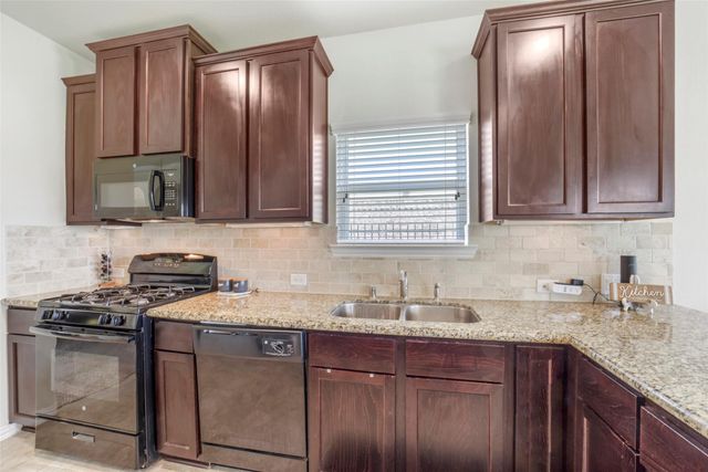 9815 Shimmering Lakes Drive, Rosharon, TX 77583