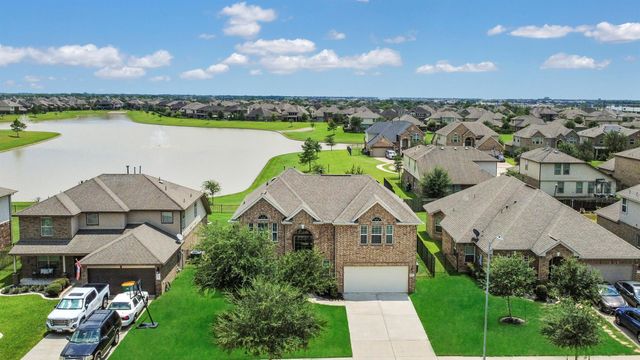 9815 Shimmering Lakes Drive, Rosharon, TX 77583