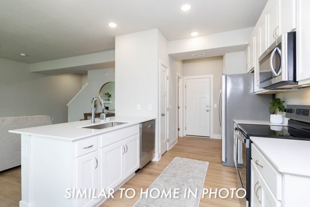 6937 Poppy Court, Johnston, IA 50131